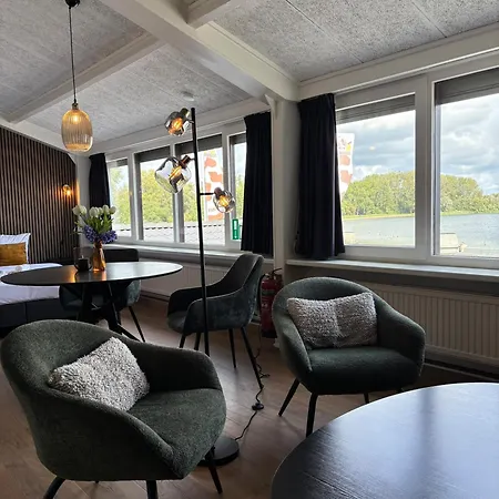 Konukevi De Strandgaper 4*